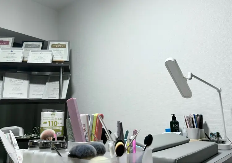 Y&L Nailの内観・外観1