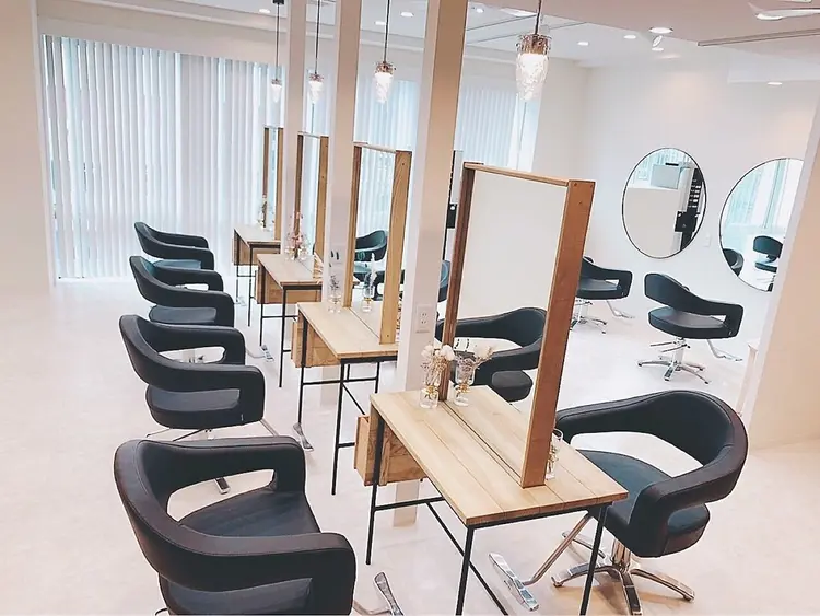 ELiSS 梅田の内観・外観1