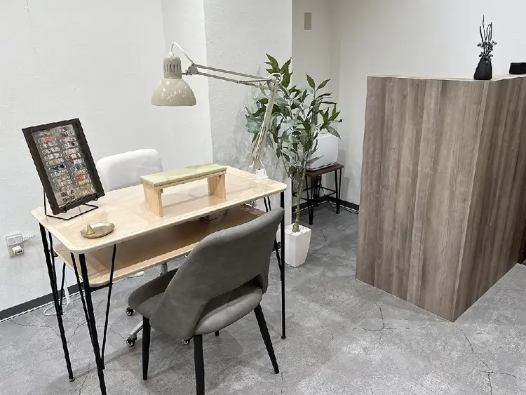 CLEMORE NAILの内観・外観1