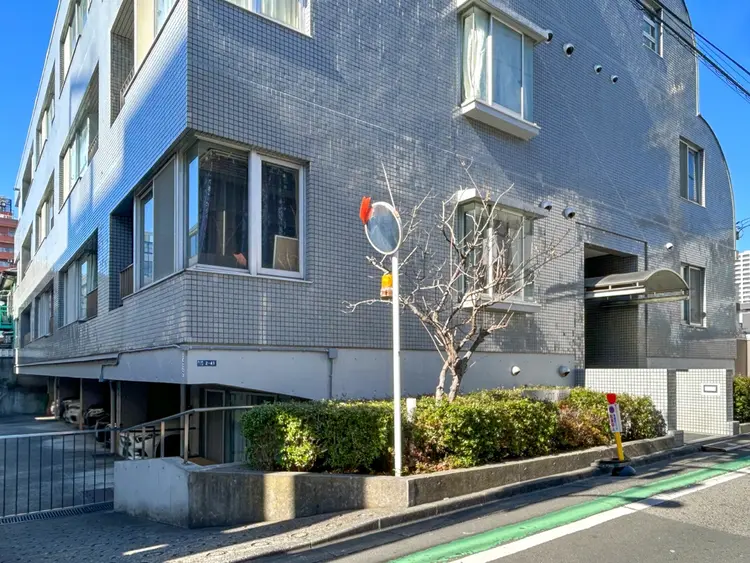 ネイル&アイラッシュジョリの内観・外観1