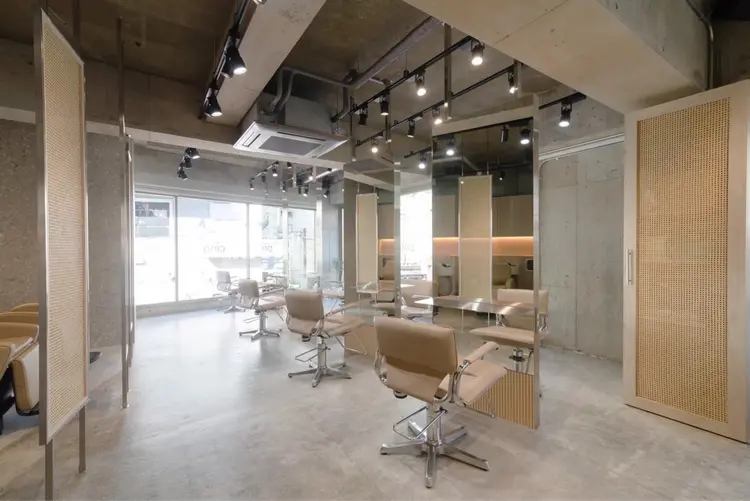 cinqの内観・外観2