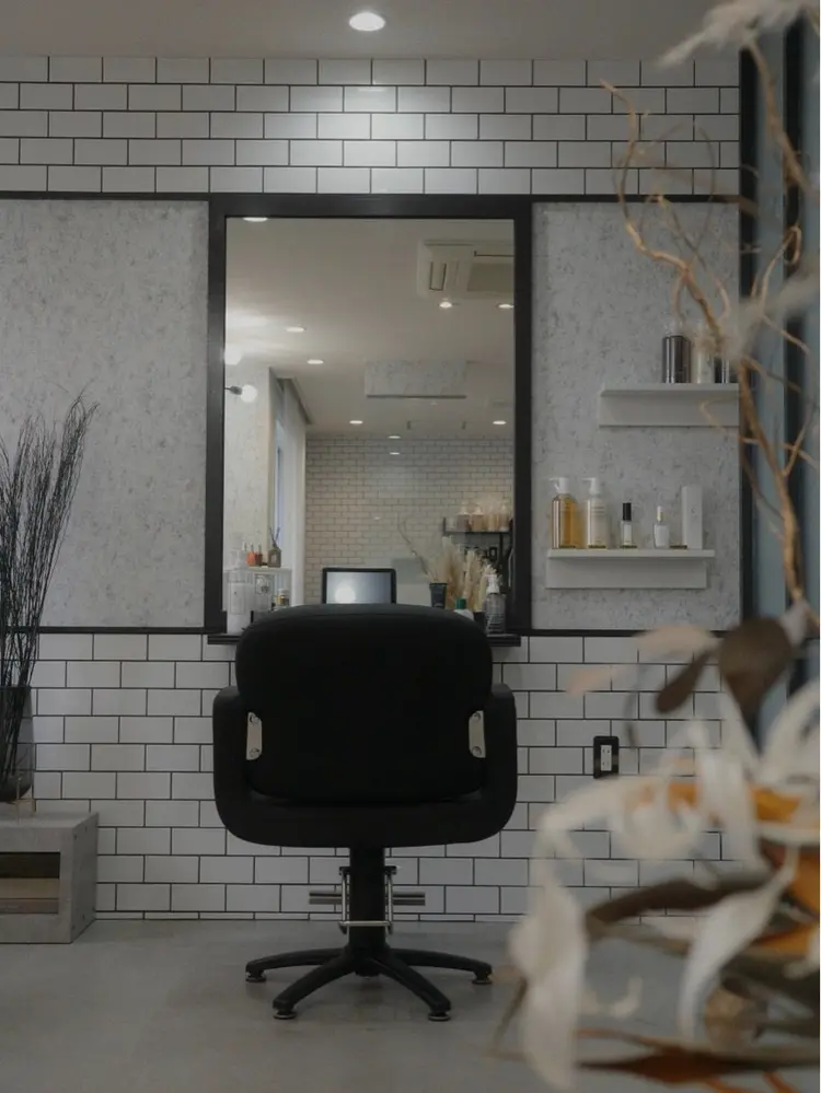 ANDO hair&eyeの内観・外観1