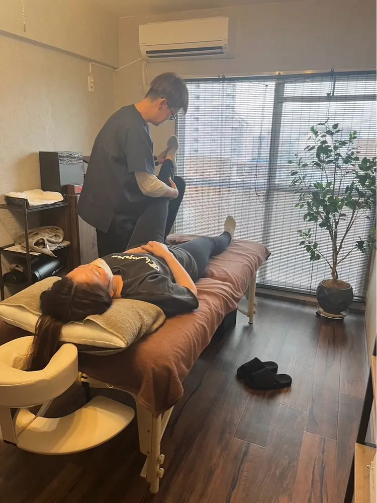 整体サロンRoostの内観・外観2