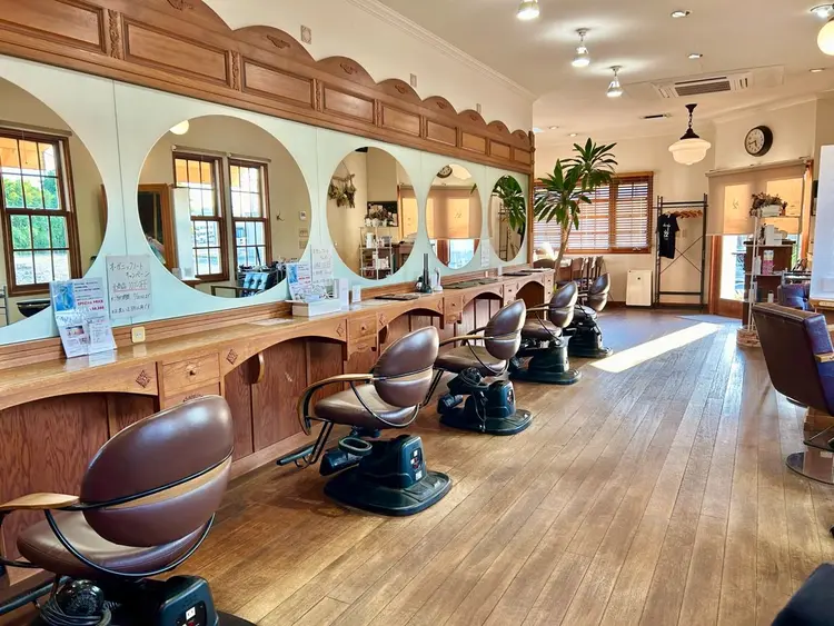 hair shop ozの内観・外観2