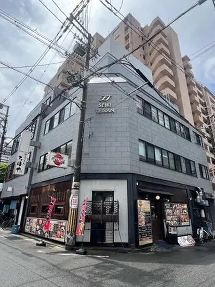 Ema Nailの内観・外観1