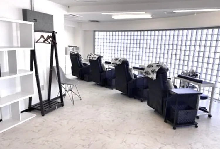 MADIA 横浜店の内観・外観1