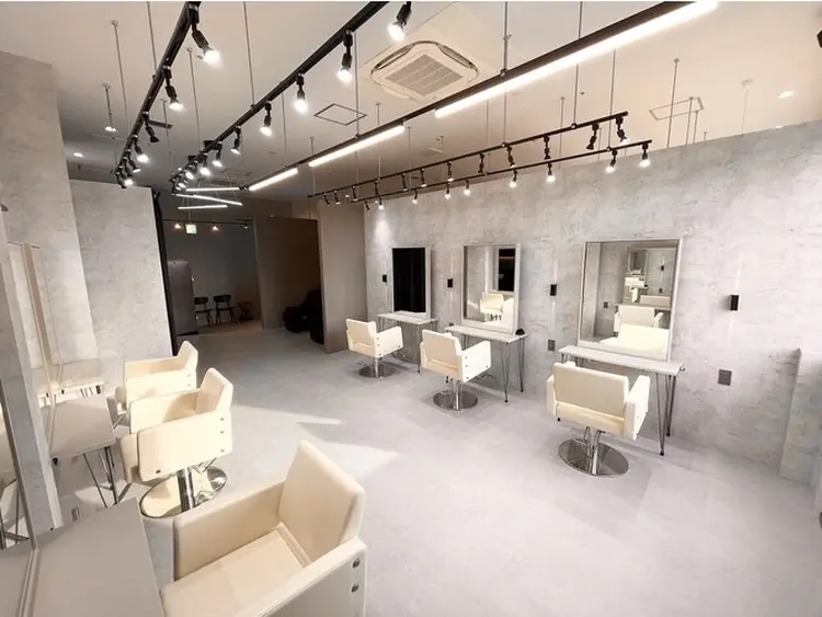 BLEACHi守口ジャガータウン店の内観・外観3