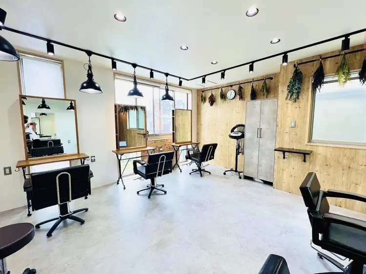 Agu hair trico 久喜3号の内観・外観1