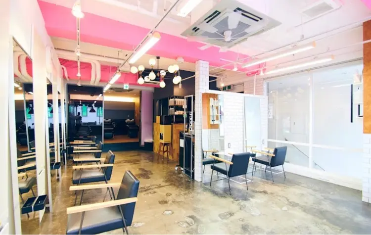 MaNOの内観・外観1