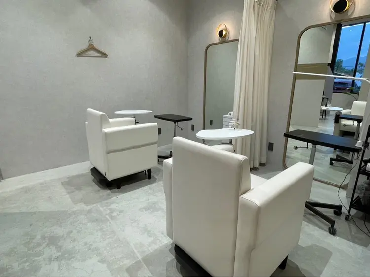 EARTH coiffure beaute 笛吹店の内観・外観1