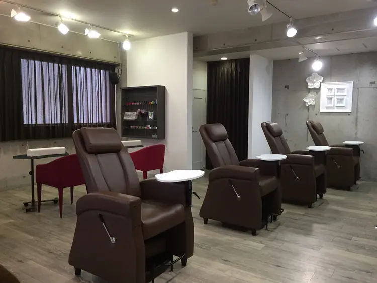 AQUA NAIL&EYELASHの内観・外観1