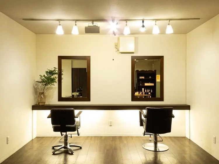 al  franc【ヘア&アイブロウ】の内観・外観1