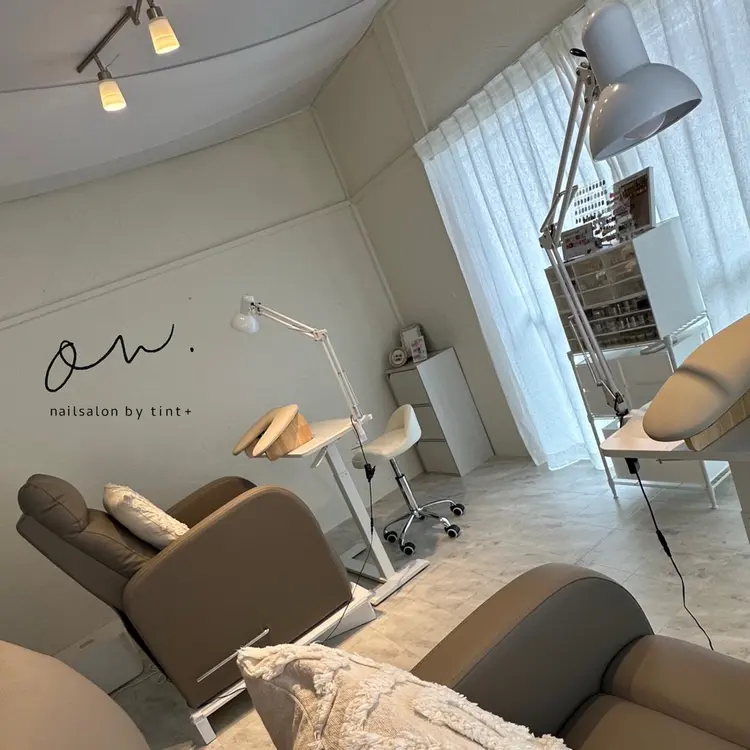 on. nailsalon by tint+の内観・外観1