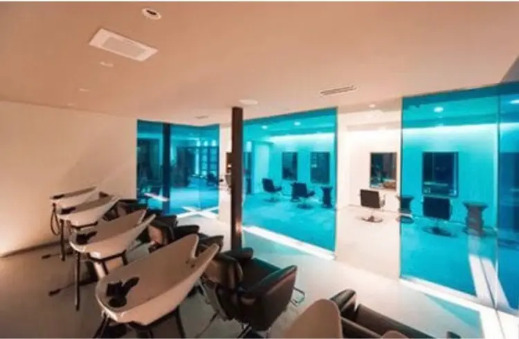 Spin  hair 烏丸店の内観・外観3