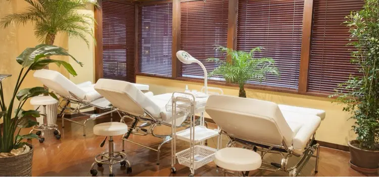 アイラッシュリゾートカハラ新宿本店の内観・外観1