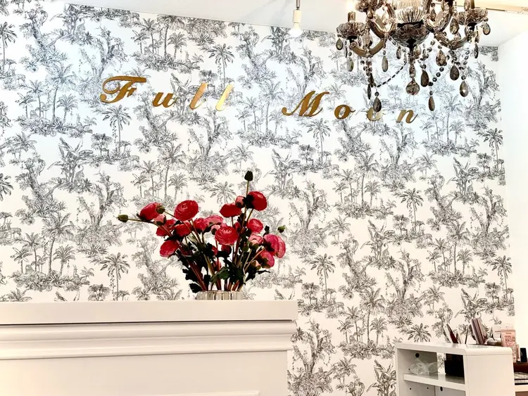 FullMoonNailの内観・外観1