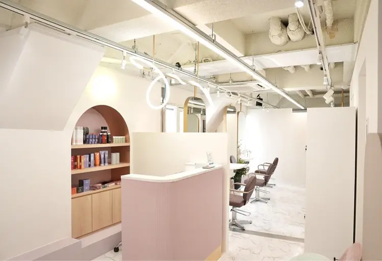 ガルボヘアー心斎橋店の内観・外観2