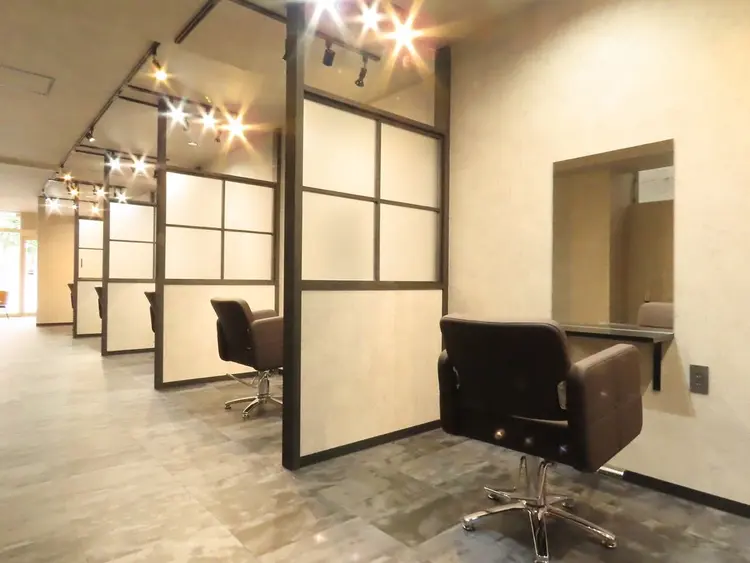 半個室サロンMimuの内観・外観2