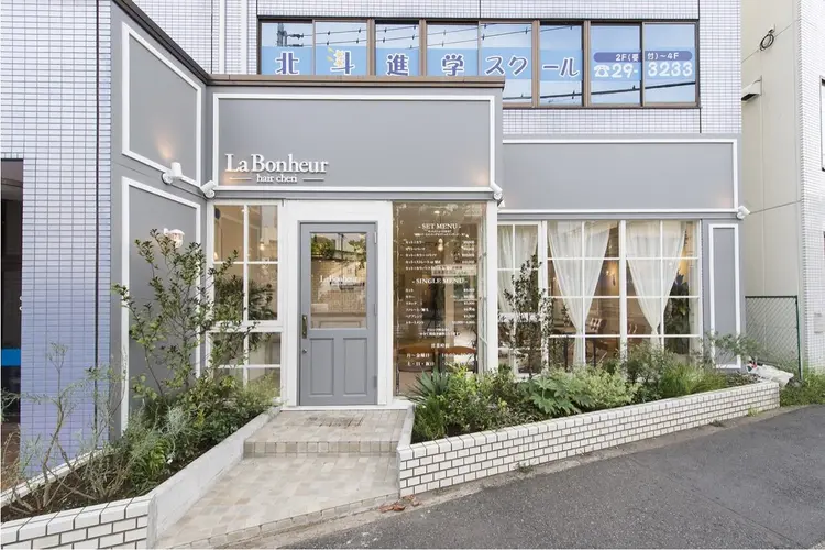 La Bonheur  hair  chariの内観・外観1