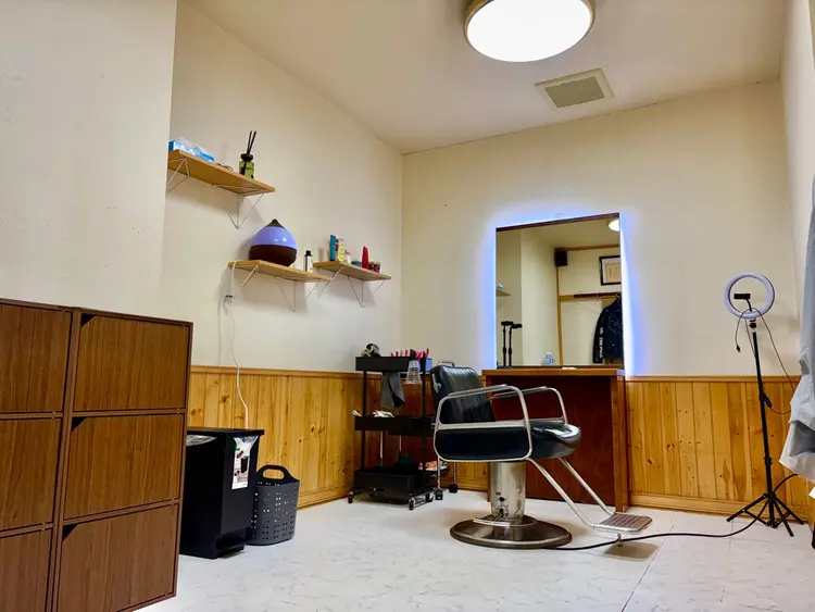men's salon SOLの内観・外観2