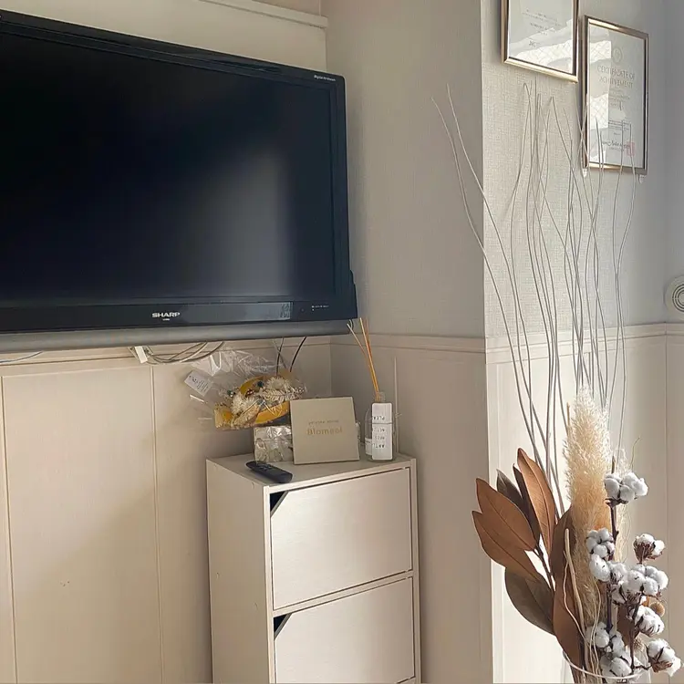 Blomeel  Nailの内観・外観2