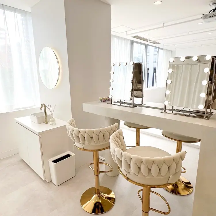 ROYALの内観・外観1