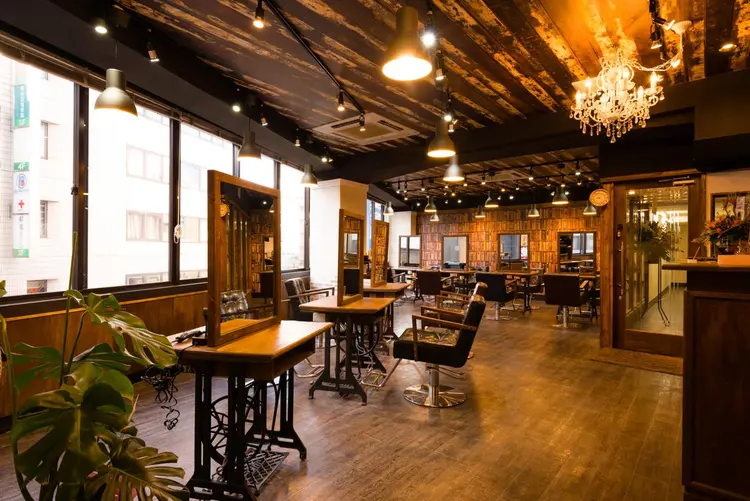 H/M Hair Home 　池袋2号店の内観・外観1