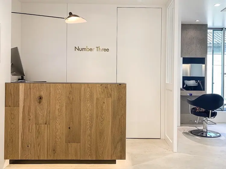 NumberThree 綱島店の内観・外観1