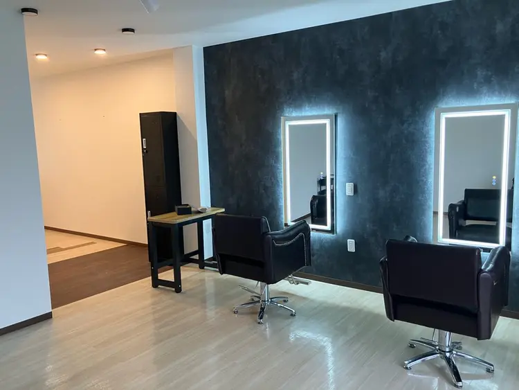 colors hairの内観・外観1