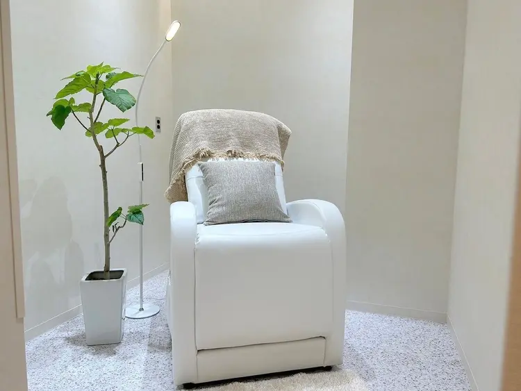 Zina 高槻 eyelash nail店の内観・外観1