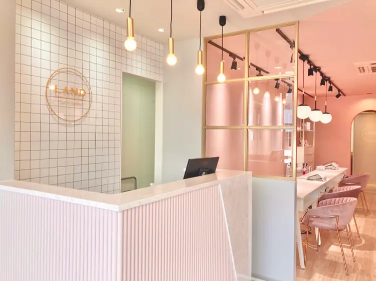 LAND HAKATAの内観・外観1