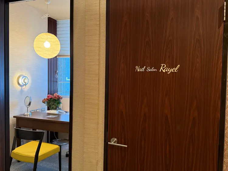 Nail Salon Rayel-レイエル-の内観・外観1
