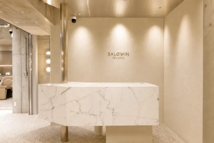 SALOWIN池袋East店4Fの内観・外観1