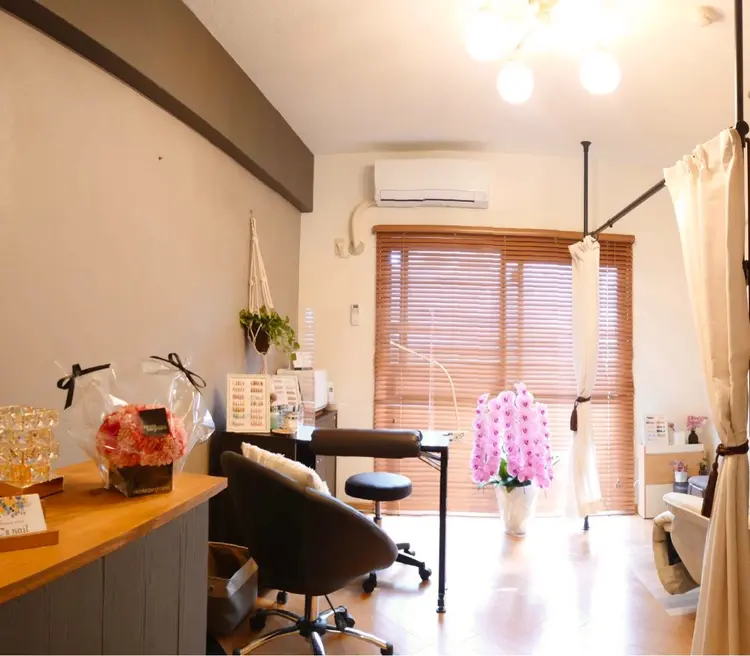 C's nailの内観・外観1