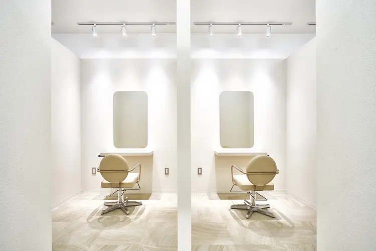 tocca船橋南口店の内観・外観2