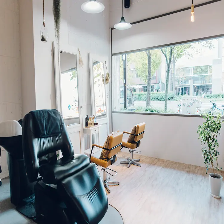 ルスリー名古屋店の内観・外観2