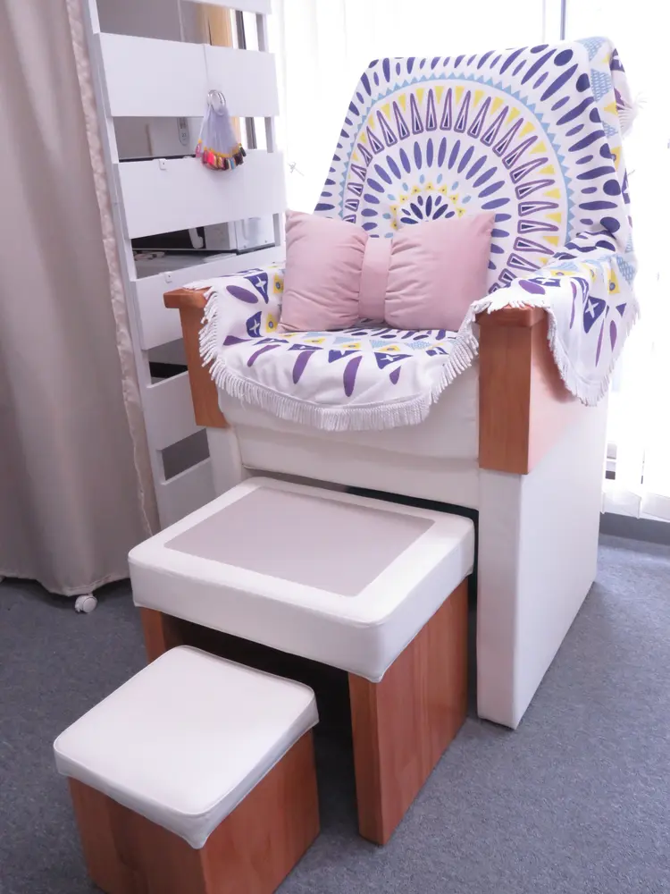 F & Tネイルサロンの内観・外観2