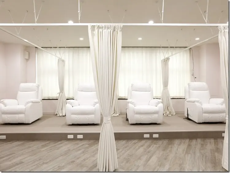 prize Iris池袋　 池袋東口店　マツエク&まつげパーマ&ネイル【プライズ アイリス】の内観・外観1