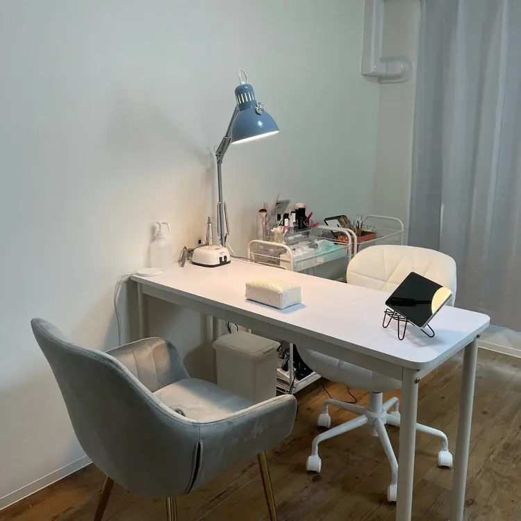 adorable  -nail salon-の内観・外観1