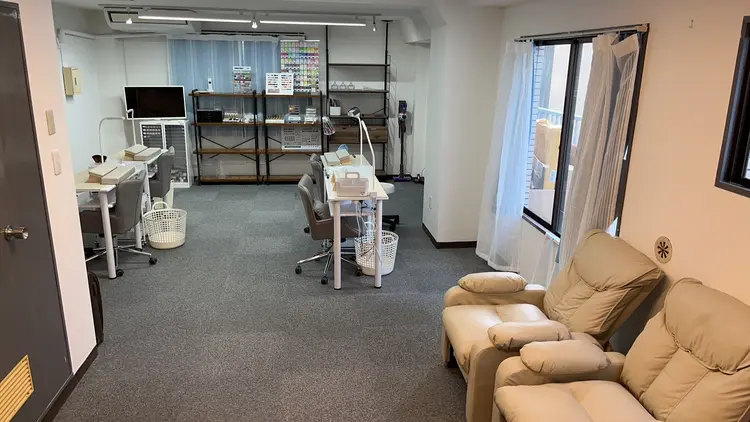 Nailsalon ゆず 池袋店の内観・外観2