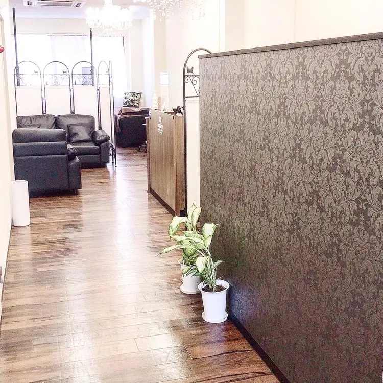 MEGAMI EYELASH LOUNGE 尼崎店の内観・外観2