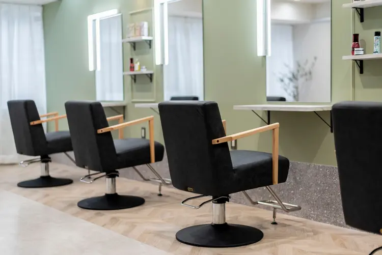 カラー専門店OAK hair 博多店の内観・外観1