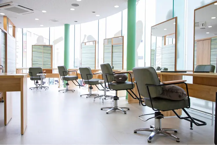 hair resort Ai 那覇国際通り店の内観・外観1