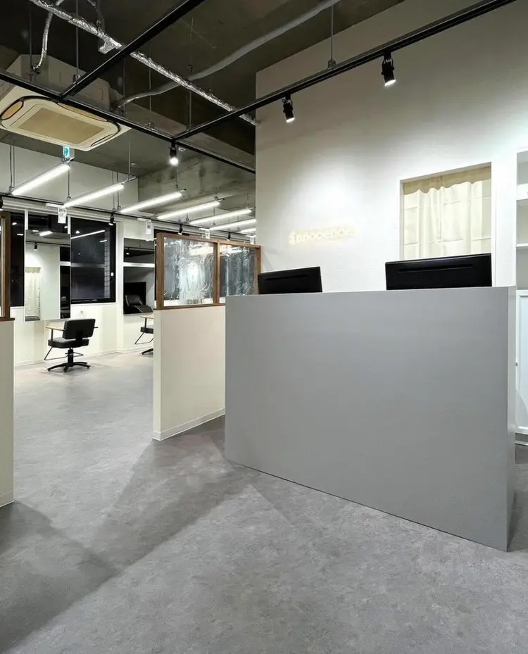 innocence 西ノ宮北口店　（イノセンス　ニシノミヤキタグチテン）の内観・外観1