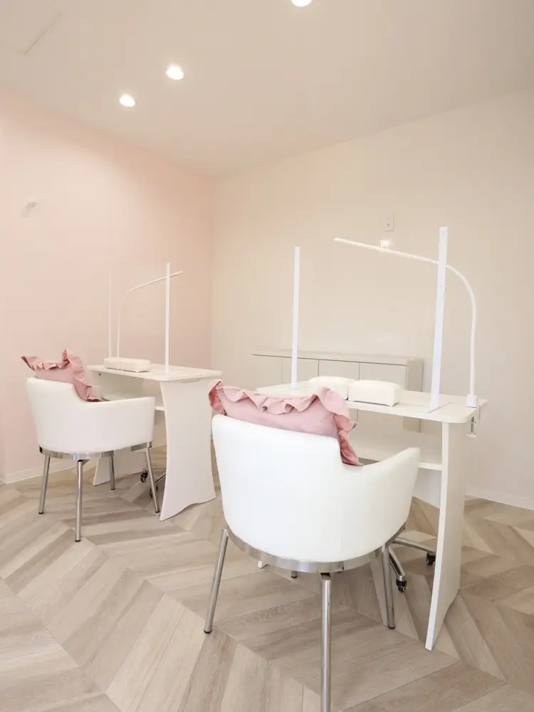 nail salon Pureの内観・外観1