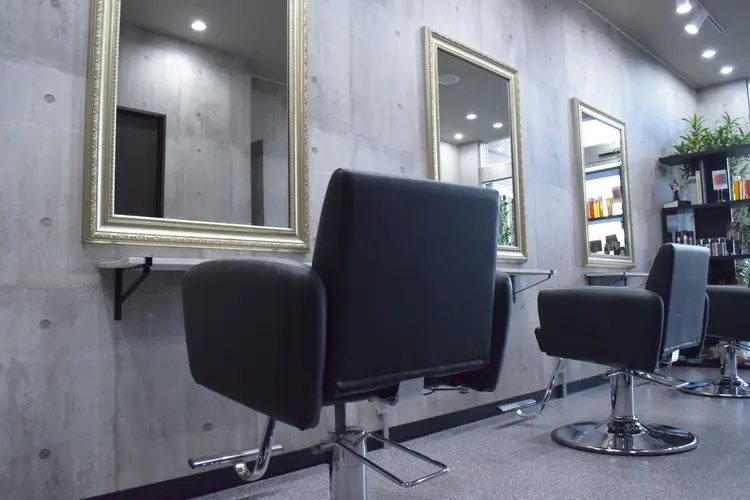 サロンデレヴィの内観・外観2