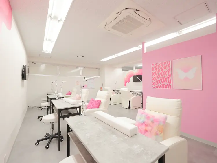 nailsalon amore心斎橋店の内観・外観2