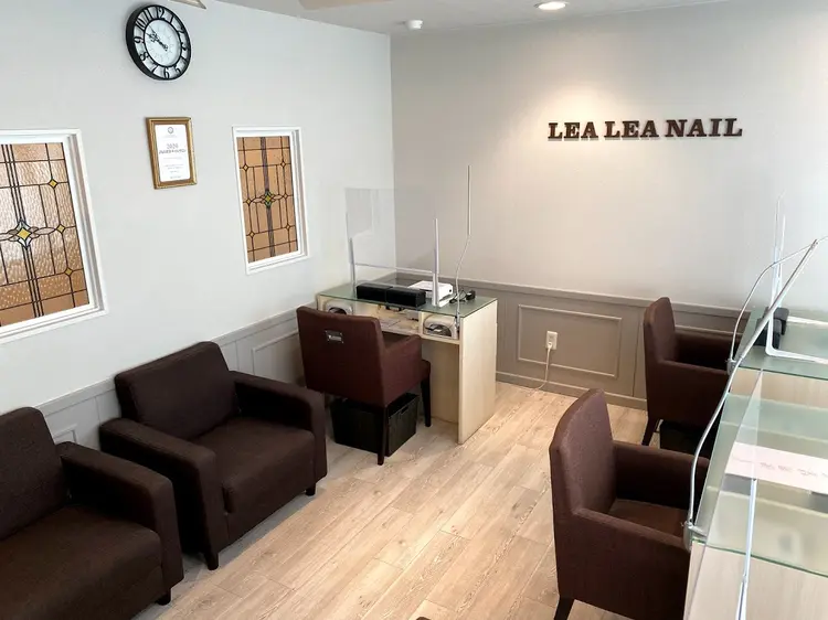 レアレアネイルの内観・外観1