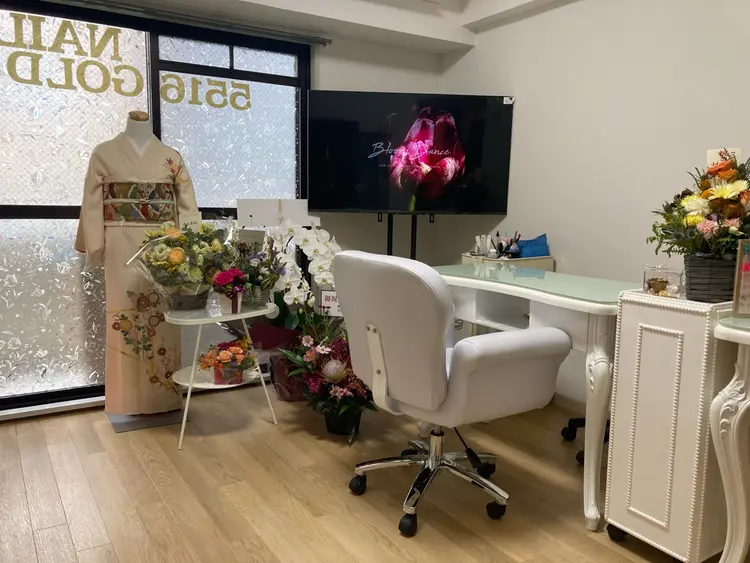 NAIL5516GOLDの内観・外観1