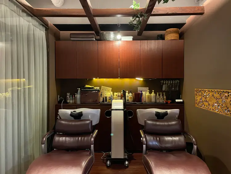 ヘアリゾート粋　dua　新宿南口店の内観・外観2